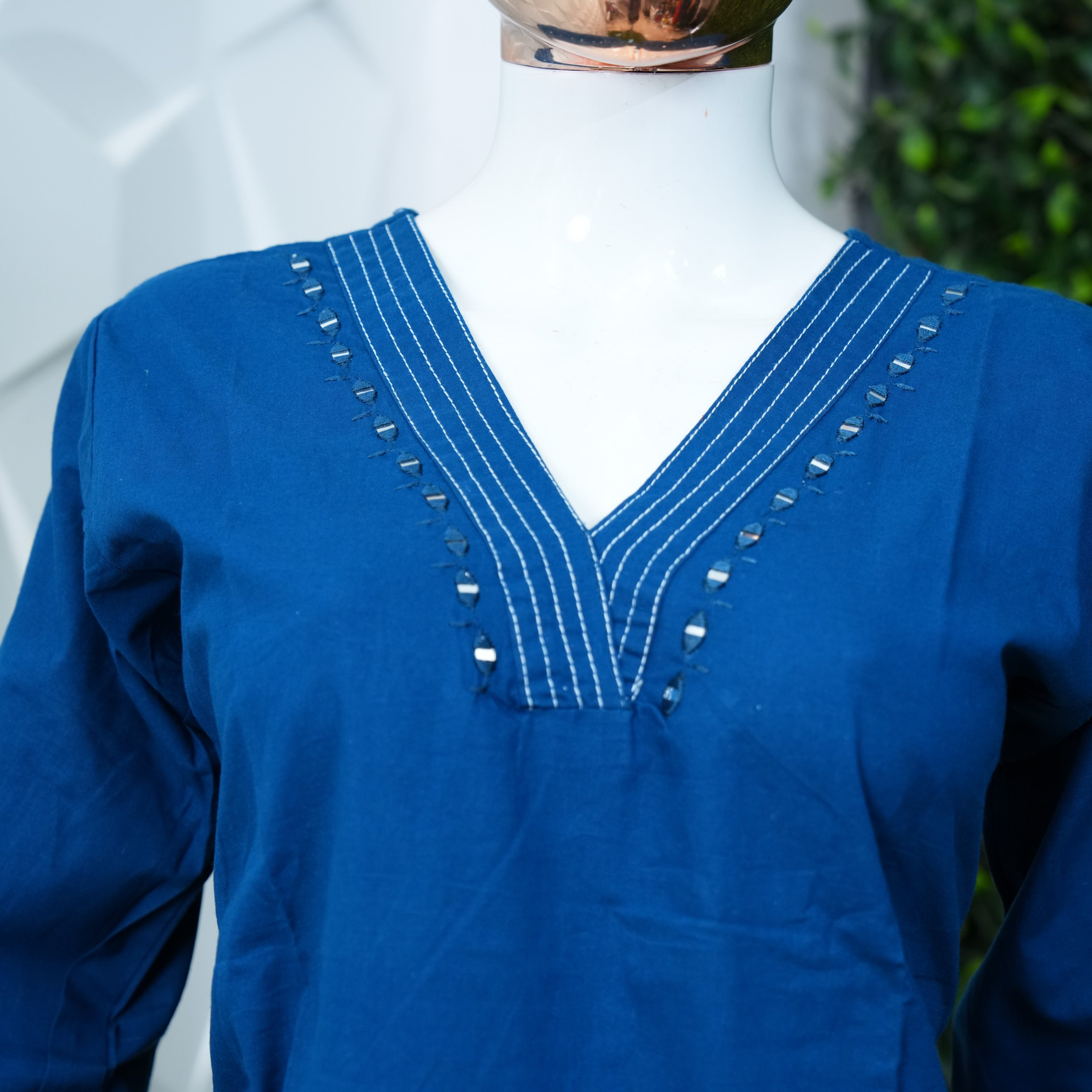 Cord set with mirror and applique work