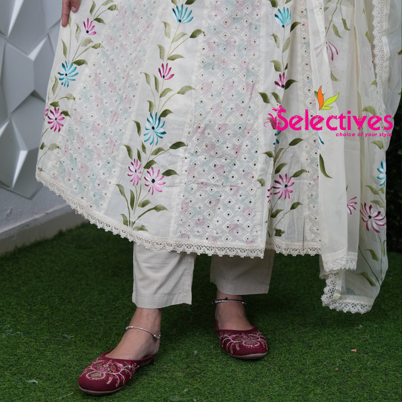 White Hakoba with Brush Paint & Organza Dupatta (Plus Size)